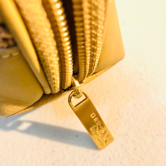 NWOT The Sak x Elliott Lucca Signature Crochet Cosmetic Bag - Picture 3 of 8